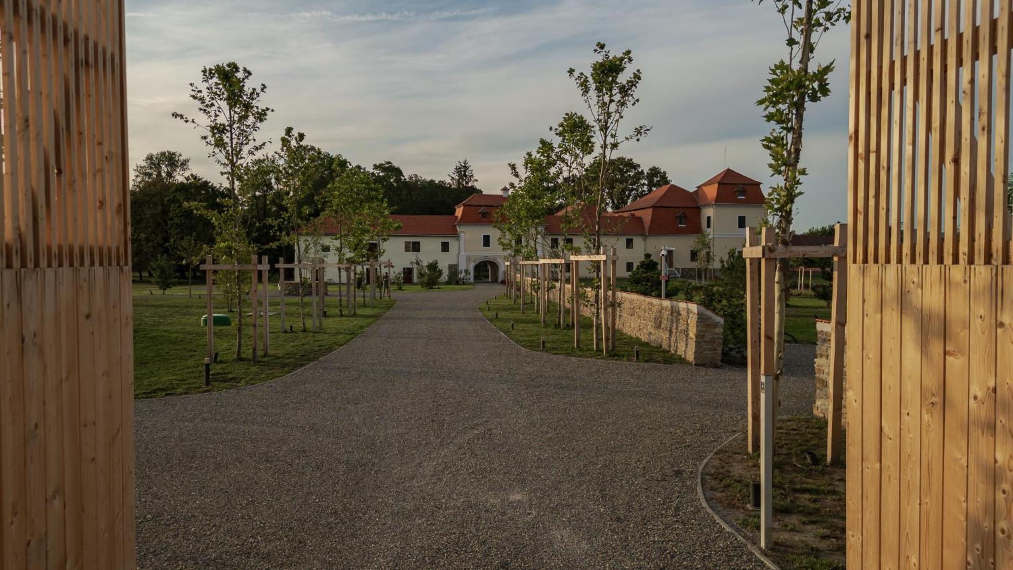 Ugron Castle Fiatfalva Cristuru Secuiesc Exteriér fotografie